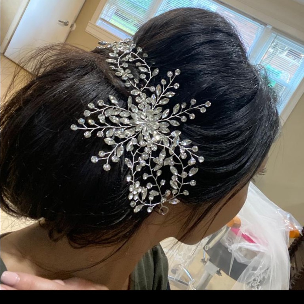 7 pieces of Rhinestone bridal headpieces.